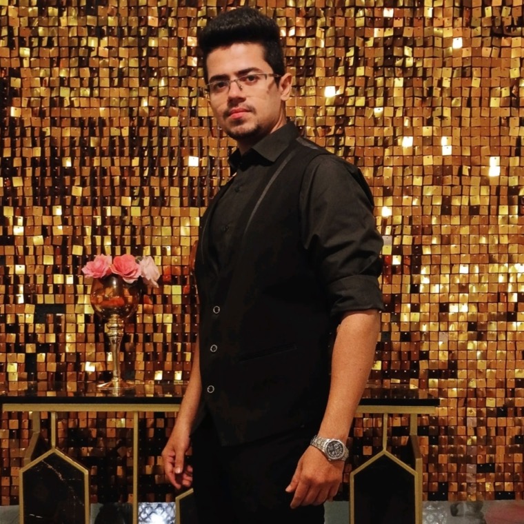 Shahbaz Tariq, founder of LegendarySZ Apps